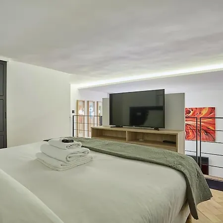 Duplex Center Of By Studioprestige *